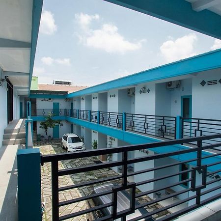מלון Reddoorz Syariah At Kartohardjo מדיון מראה חיצוני תמונה