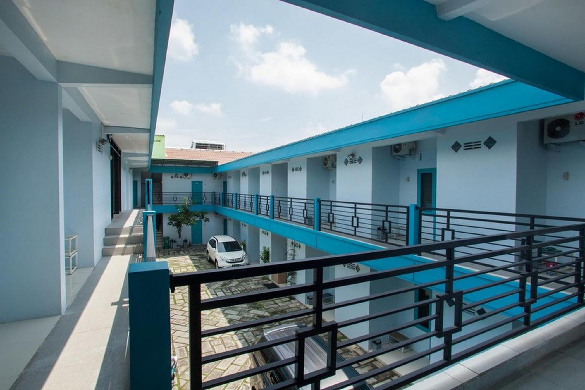 מלון Reddoorz Syariah At Kartohardjo מדיון מראה חיצוני תמונה