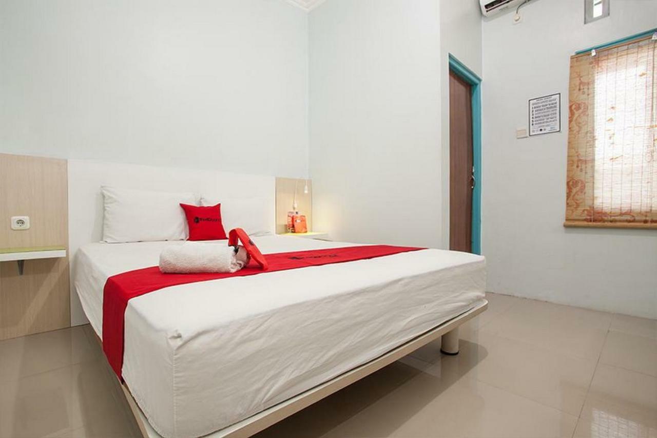 מלון Reddoorz Syariah At Kartohardjo מדיון מראה חיצוני תמונה